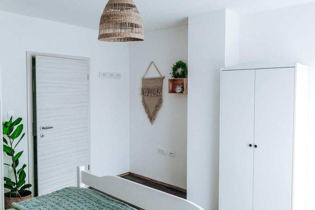 Villa Cerknisko Jezero Cerknica Ngoại thất bức ảnh