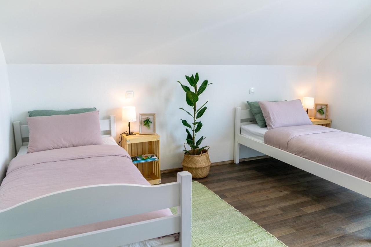 Villa Cerknisko Jezero Cerknica Ngoại thất bức ảnh